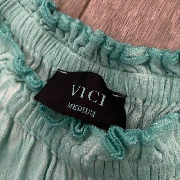 VICI up in the clouds off the shoulder tunic M - Picture 6 of 8